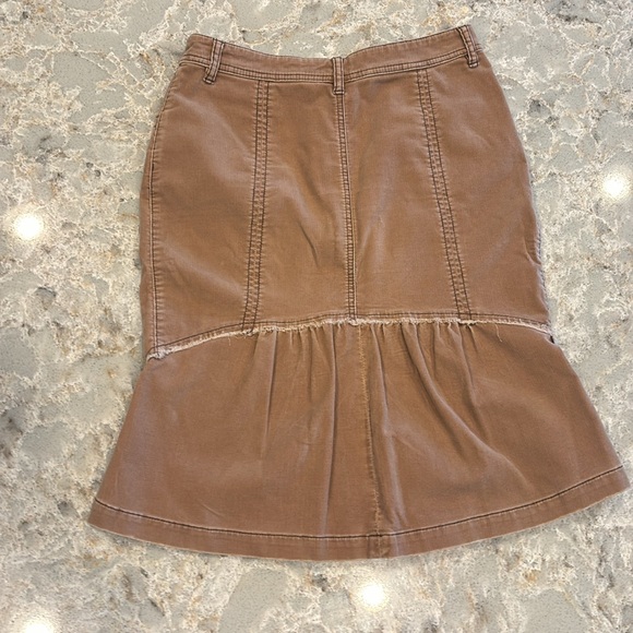 Anthropologie Louie Boho fringe skirt. Tan corduroy flounce ruffle skirt. Size 6 - Picture 2 of 10